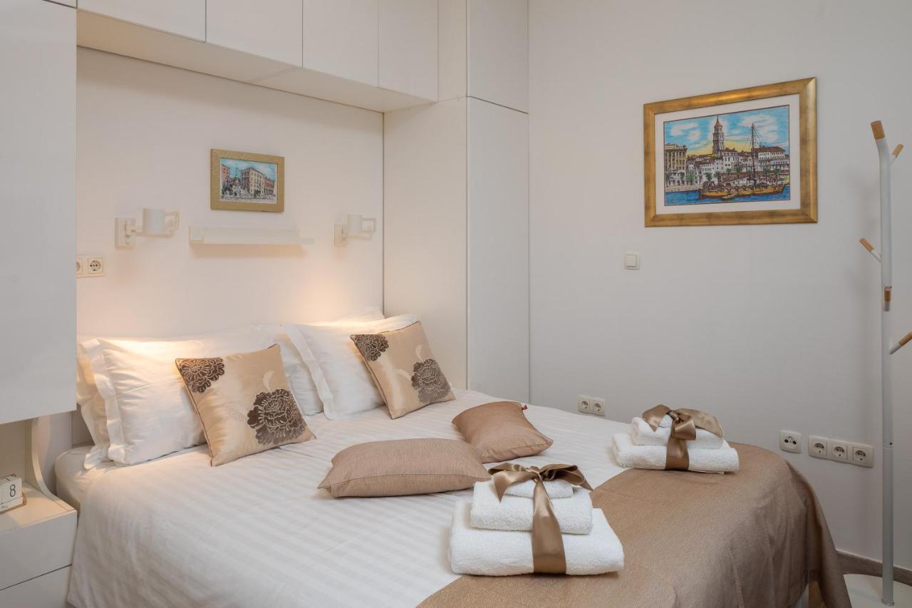 Jojo Studio Apartment - Feel The City'S Heartbeat Split Eksteriør billede