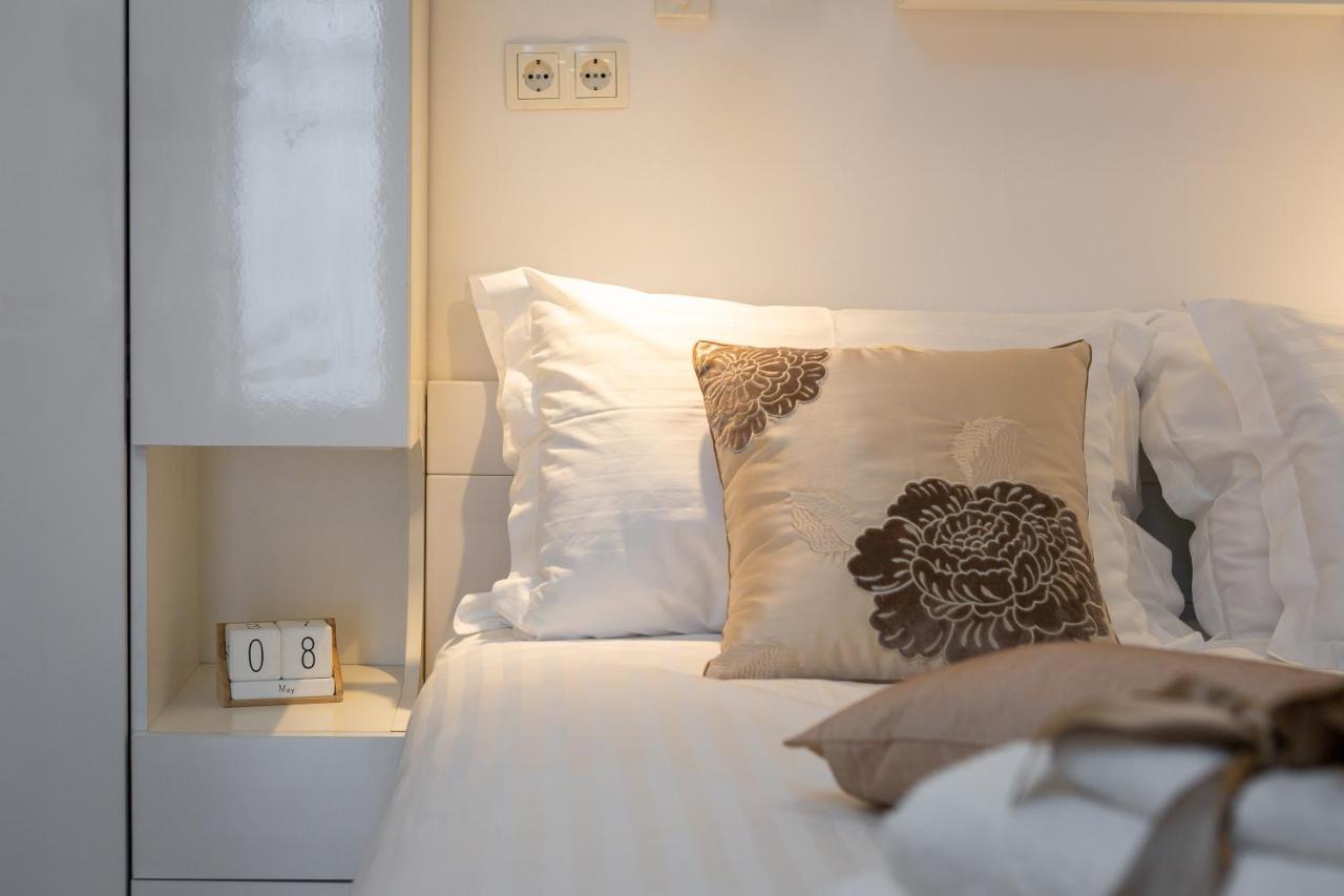 Jojo Studio Apartment - Feel The City'S Heartbeat Split Eksteriør billede